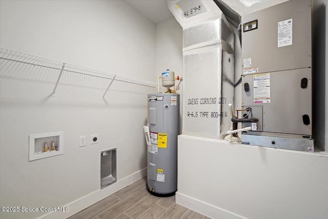 998 Wacona St SE, Palm Bay, FL 32909 - utilities with water heater