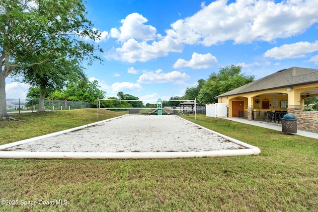 surrounding community with volleyball court