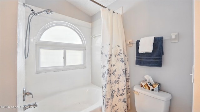 196 Delia Ave NW, Palm Bay, FL 32907 - full bath featuring shower / tub combo, toilet, and vaulted ceiling