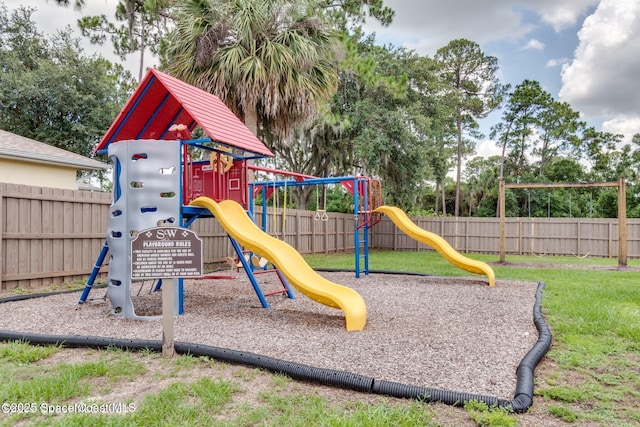 644 Sheridan Woods Dr, Melbourne, FL 32904 - communal playground featuring fence