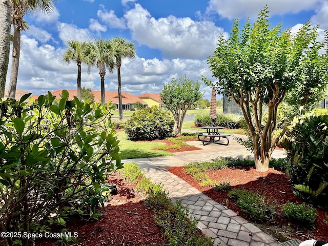 6227 Thames Pl, Vero Beach, FL 32966 - view of home's community