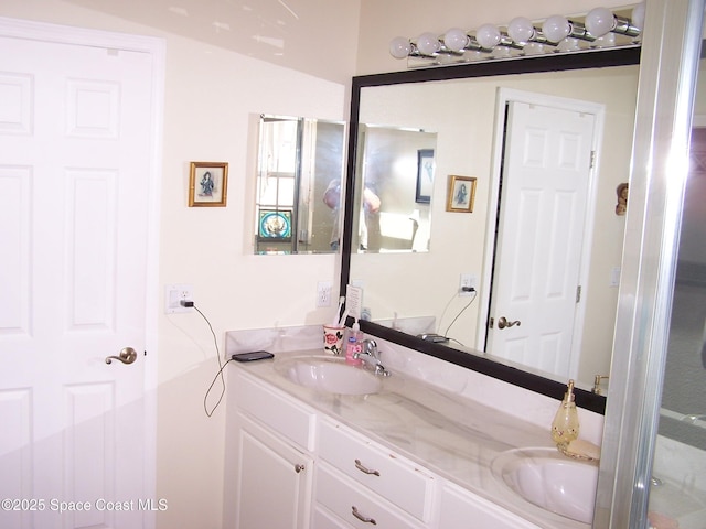 4077 Green Oak Dr, Melbourne, FL 32901 - bathroom with double vanity