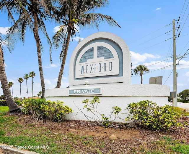 view of community / neighborhood sign