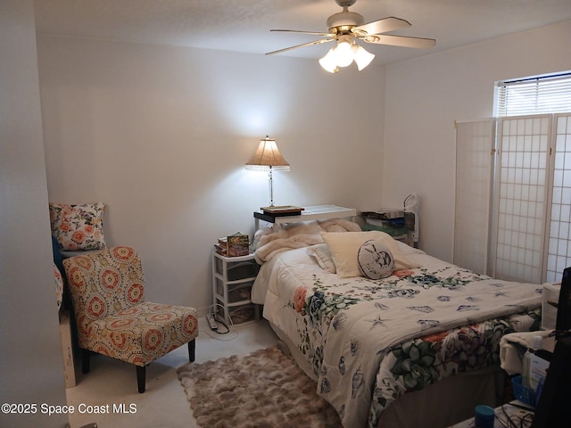 bedroom with ceiling fan
