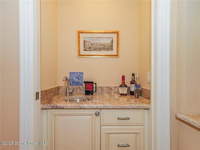 view of indoor wet bar