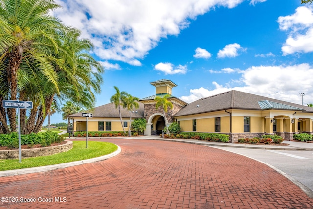 3575 Salt Marsh Cir, West Melbourne, FL 32904 - view of property featuring curved driveway