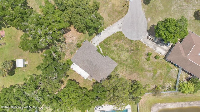 aerial view of property and surrounding area
