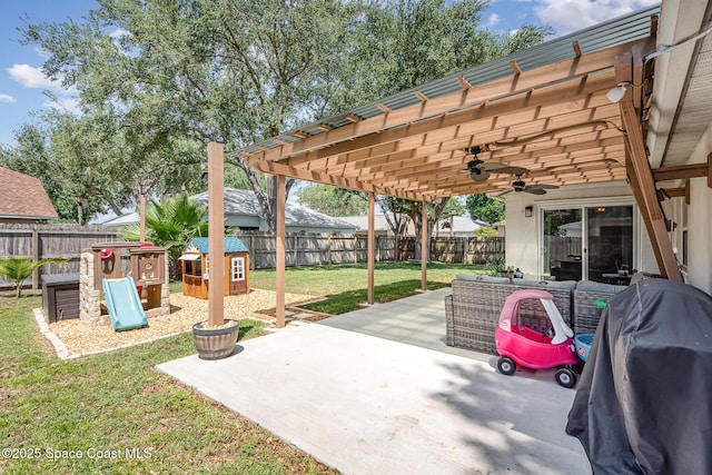 2040 Lansing St, Melbourne, FL 32935 - view of patio / terrace featuring a ceiling fan