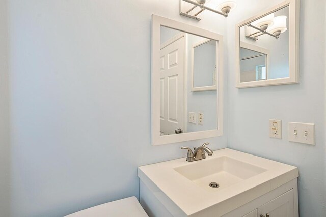 517 Fulton St, Daytona Beach, FL 32114 - half bath featuring vanity