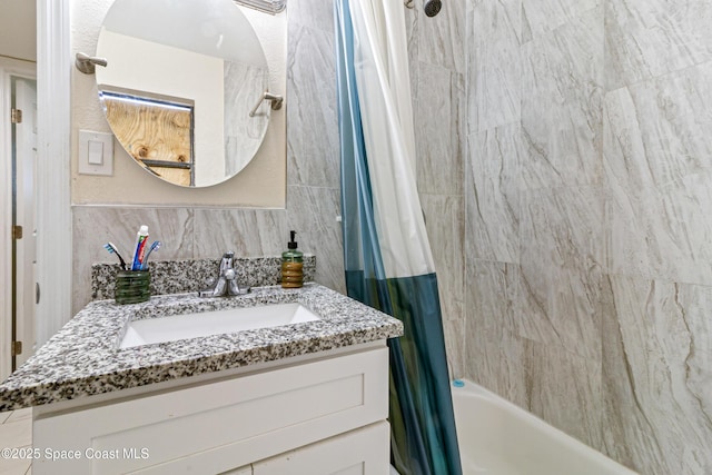 1049 Azalea Ln, Cocoa, FL 32922 - bathroom with vanity, shower / bath combo with shower curtain, and backsplash