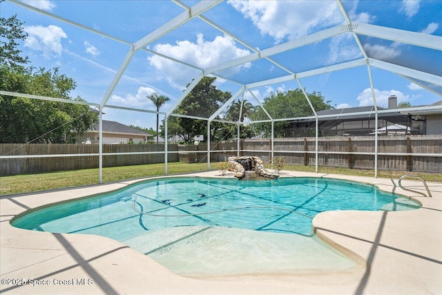 5863 Newbury Cir, Melbourne, FL 32940 - view of pool featuring a patio area and glass enclosure