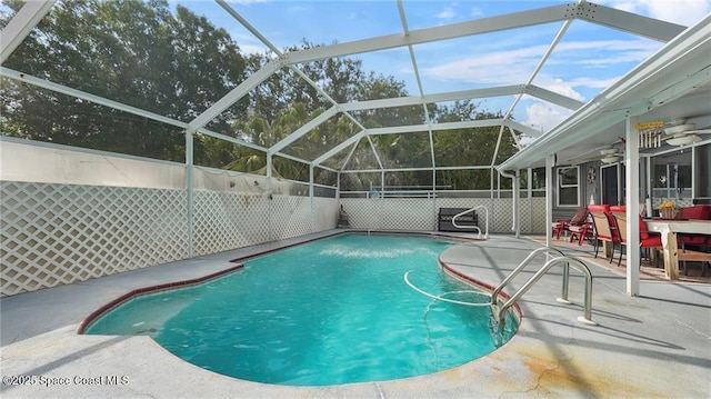 8516 99th Ct, Vero Beach, FL 32967 - view of pool featuring a patio and a ceiling fan
