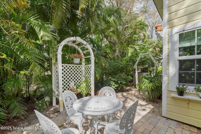 1951 W Sandpiper Rd, Vero Beach, FL 32963 - view of patio / terrace