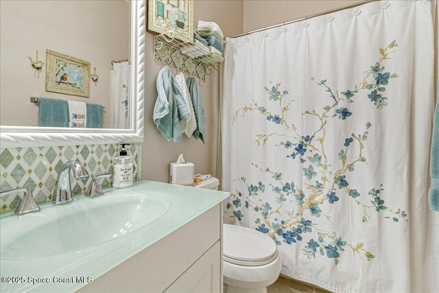 5290 Cinnamon Fern Blvd, Cocoa, FL 32927 - bathroom with toilet, vanity, and a shower with curtain