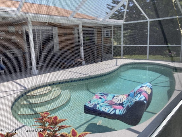 965 19th St SW, Vero Beach, FL 32962 - swimming pool with glass enclosure