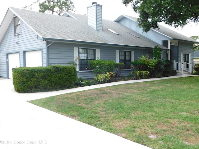 174 Peckham St NE, Palm Bay, FL 32907 - view of front facade featuring a shingled roof, a chimney, and a front yard