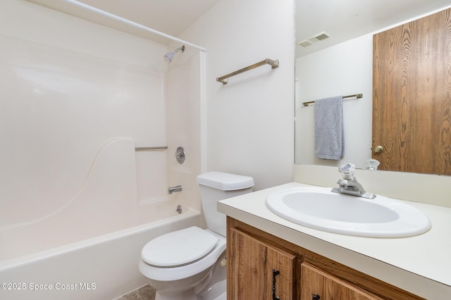 1714 University Ln Unit 201, Cocoa, FL 32922 - full bath featuring toilet, vanity, and shower / bathtub combination