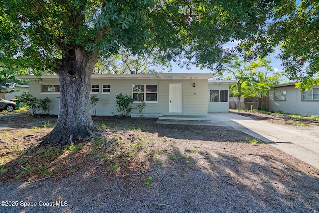 418 N Fiske Blvd, Cocoa, FL 32922 - single story home featuring driveway