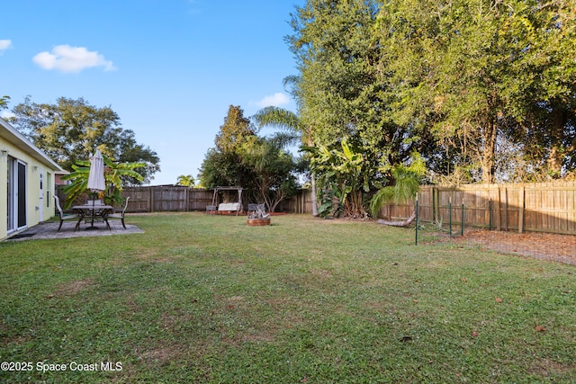 2922 Brandywine Cir, Titusville, FL 32796 - view of yard featuring a patio area