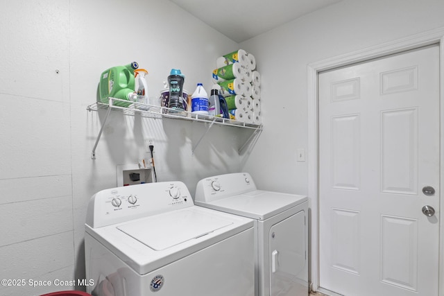1456 Saxony Rd SW, Palm Bay, FL 32908 - laundry area featuring washing machine and clothes dryer