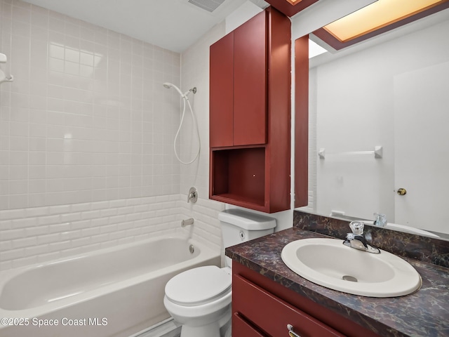175 Awin Cir SE, Palm Bay, FL 32909 - full bathroom featuring washtub / shower combination, vanity, and toilet