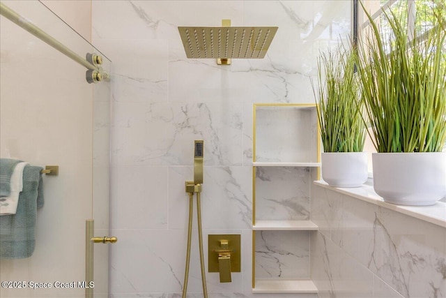 2508 Coral Ridge Cir, Melbourne, FL 32935 - bathroom with a marble finish shower