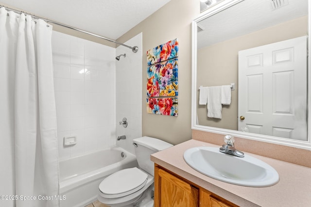 262 Prince William Ct, Satellite Beach, FL 32937 - full bath with shower / bath combination with curtain and vanity