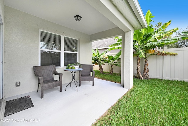910 Swiss Pointe Ln, Rockledge, FL 32955 - fenced backyard with a patio