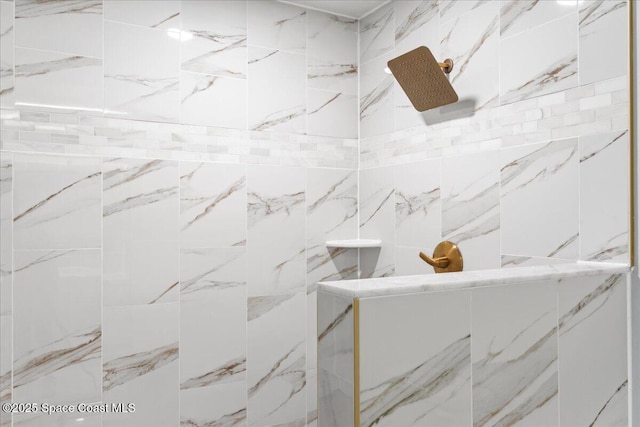 2350 Fallon Blvd NE, Palm Bay, FL 32907 - full bath with tiled shower