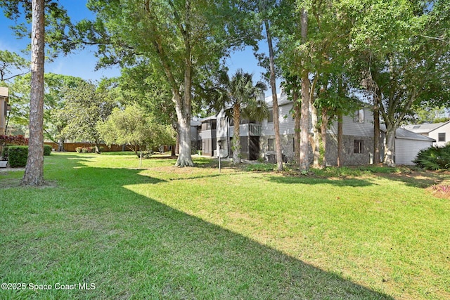 9040 York Ln Unit 16G, West Melbourne, FL 32904 - view of green lawn