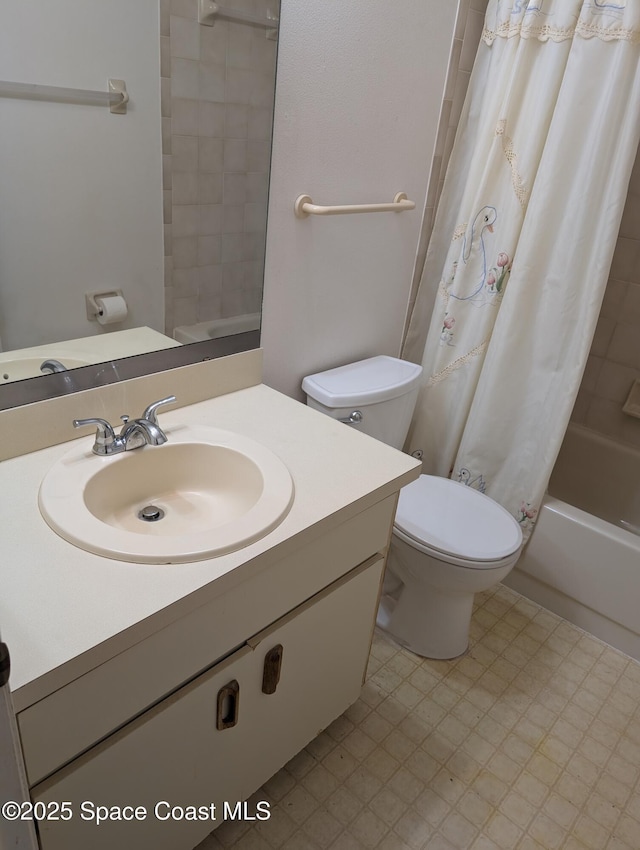 862 Aachen Ave NW, Palm Bay, FL 32907 - bathroom with vanity, toilet, and shower / tub combo with curtain