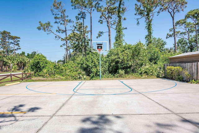 3750 Shady Run Rd, Melbourne, FL 32934 - view of sport court with basketball court