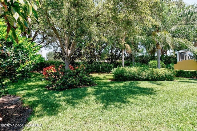 5209 Eleuthra Cir, Vero Beach, FL 32967 - view of grassy yard