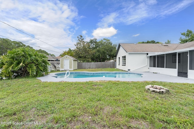 822 Lamplighter Dr NW, Palm Bay, FL 32907 - view of pool with a sunroom and a fire pit