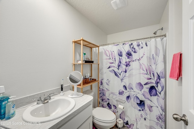 499 Grenadier Ave NW, Palm Bay, FL 32907 - bathroom featuring vanity, toilet, a shower with shower curtain, and a textured ceiling