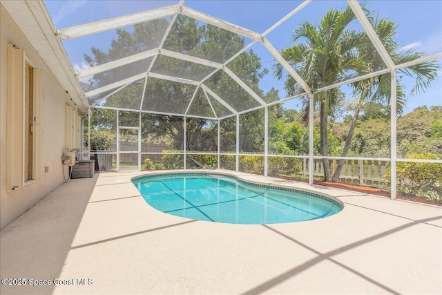 4843 Erin Ln, Melbourne, FL 32940 - swimming pool with a patio area