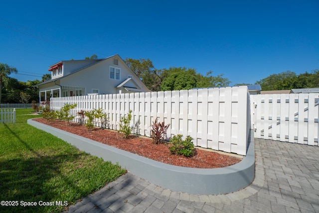 1248 Highland Ave, Melbourne, FL 32935 - view of yard with a gate