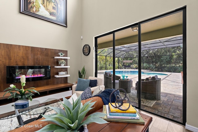 7914 Creshire Ct, Melbourne, FL 32940 - living room featuring a sunroom