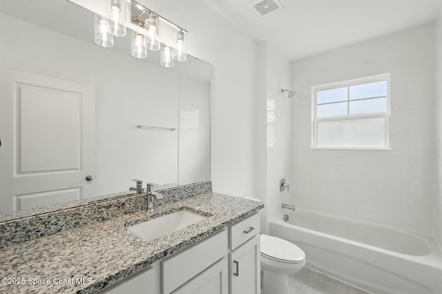 15 Ponderosa Ln, Palm Coast, FL 32164 - full bath featuring vanity, toilet, shower / bathtub combination, and a chandelier