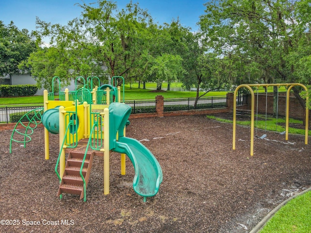 9525 Southern Garden Cir, Altamonte Springs, FL 32714 - community playground with view of scattered trees