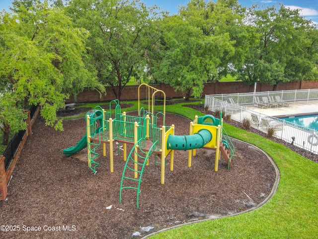 9525 Southern Garden Cir, Altamonte Springs, FL 32714 - community playground with a community pool