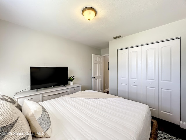 10360 Crystal Point Dr, Orlando, FL 32825 - bedroom with a closet