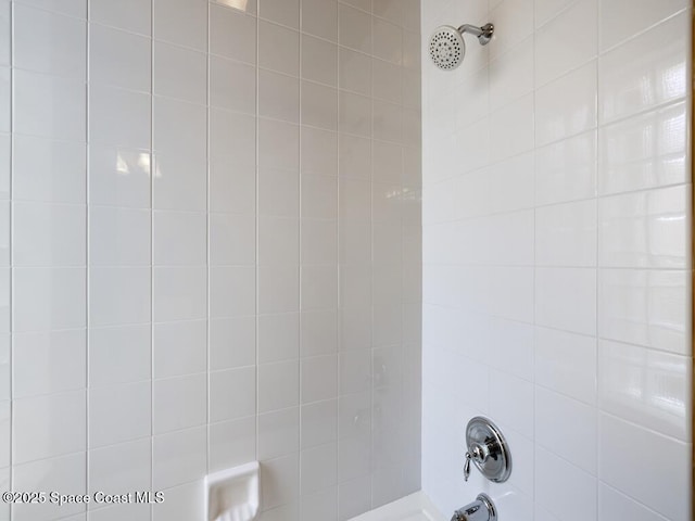 5422 Barbados Sq, Vero Beach, FL 32967 - bathroom featuring shower / tub combination