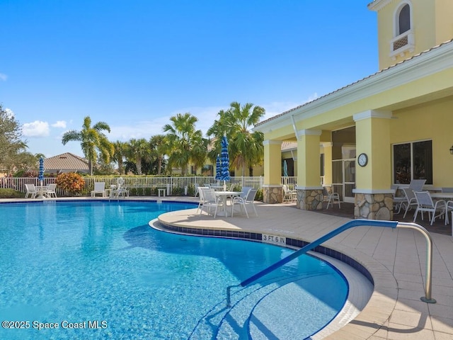5422 Barbados Sq, Vero Beach, FL 32967 - community pool featuring outdoor dining space and a patio area