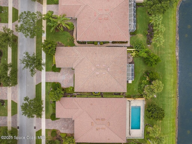 5422 Barbados Sq, Vero Beach, FL 32967 - bird's eye view of a pool area and a large body of water