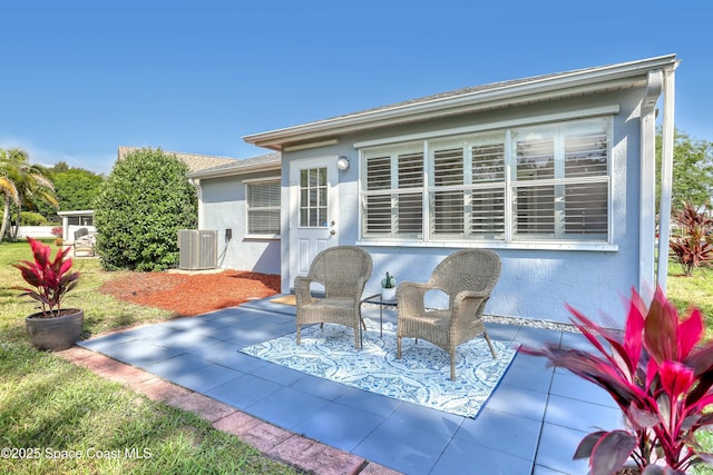 1020 S Fork Cir, Melbourne, FL 32901 - view of patio / terrace