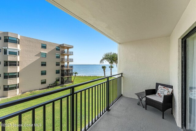 200 International Dr Unit 817, Cape Canaveral, FL 32920 - balcony featuring a water view