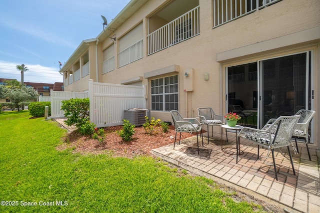 5201 Ocean Beach Blvd Unit 4, Cocoa Beach, FL 32931 - view of yard with a patio area