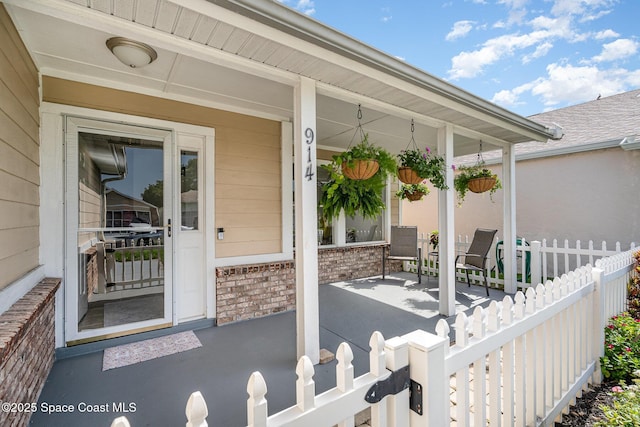 914 S Fork Cir, Melbourne, FL 32901 - view of covered porch