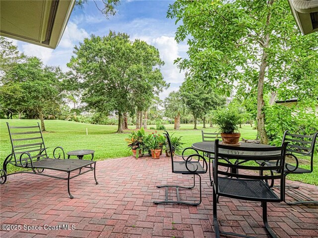 102 Prestwick Cir, Vero Beach, FL 32967 - photo 4